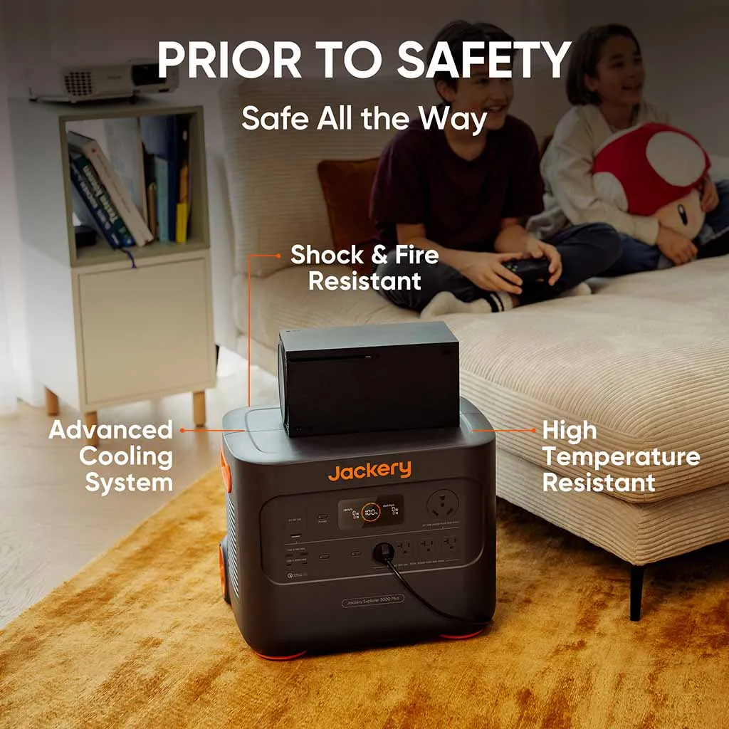 Jackery Solar Generator Explorer 2000 Plus