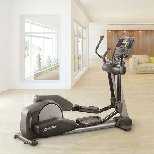 Life Fitness Club Series  Elliptical Cross Trainer w/ X Console - Discontinued